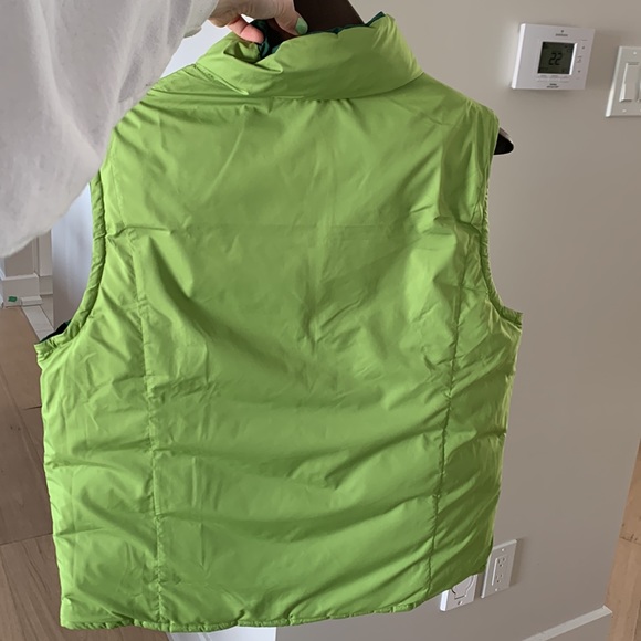 FINAL SALE: COLUMBIA DOWN REVERSIBLE VEST - Picture 8 of 9